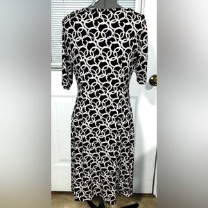 connected apparel Black and White Ring-Pattern Midi Dress
